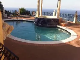 Paradise Clarridge View Hotel