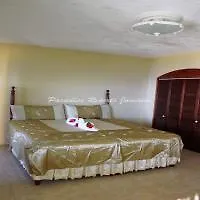Paradise Clarridge View Hotel 3*
