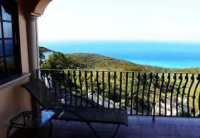 Paradise Clarridge View 3* Montego Bay